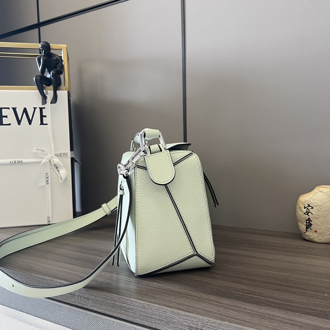 Loewe Puzzle Bags